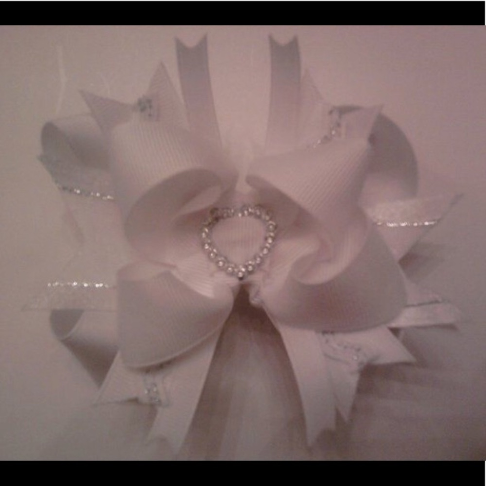 White Boutique Hair Bow